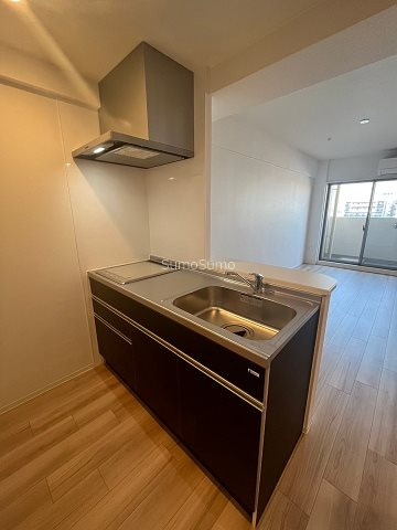 セレニテ本町東リアンのキッチン