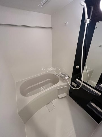セレニテ本町東リアンの浴室