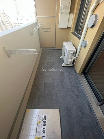 セレニテ本町東リアンのバルコニー