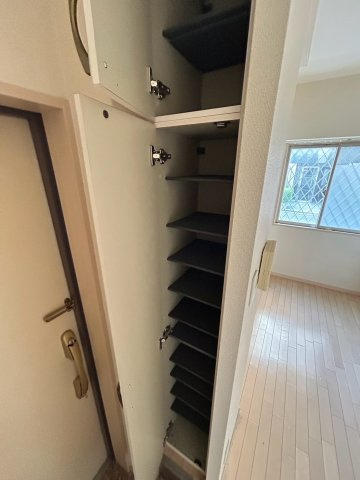 クラウンシティ本山の玄関