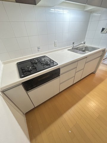 アーデンタワー新町のキッチン