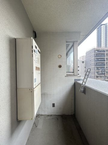 アーデンタワー新町のバルコニー
