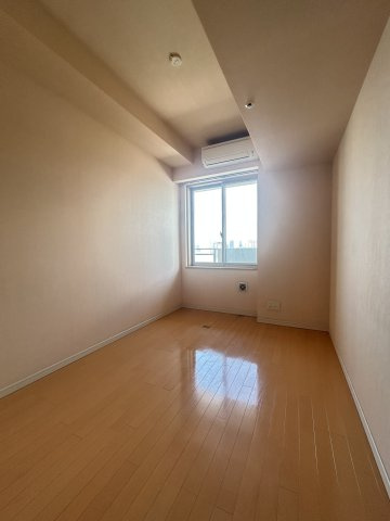 クロスレジデンス大阪新町の洋室