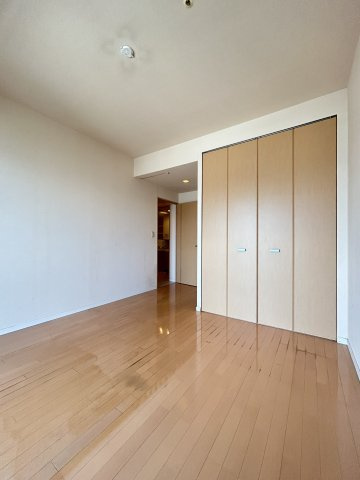 クロスレジデンス大阪新町の寝室
