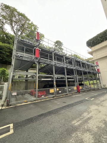 ワコーレ神戸北野ザ・テラスの駐車場