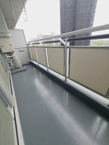 UR武庫川 12号棟のバルコニー