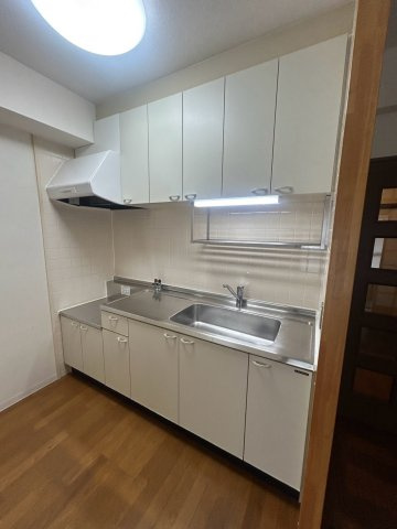URサンラフレ鳴尾北　11号棟のキッチン