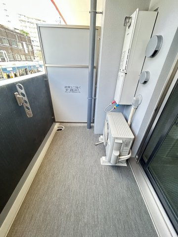セレニテ西元町アリエのバルコニー