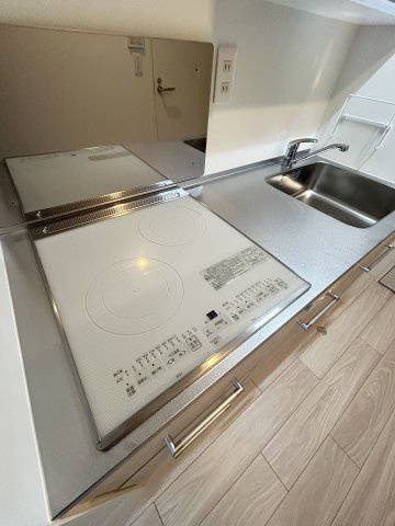 セレニテ西元町アリエのキッチン