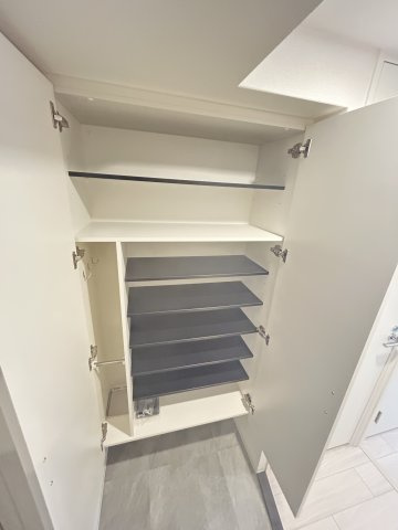 セレニテ西元町アリエの収納