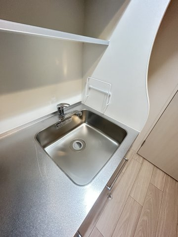セレニテ西元町アリエのキッチン
