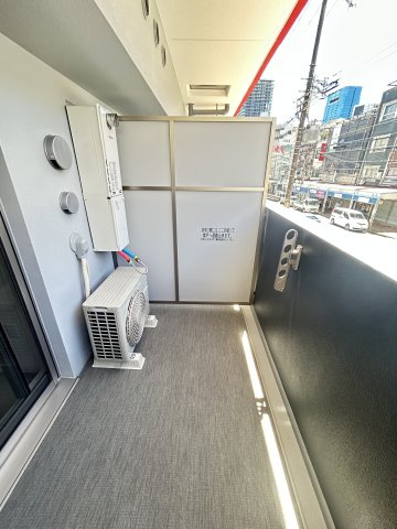 セレニテ西元町アリエのバルコニー