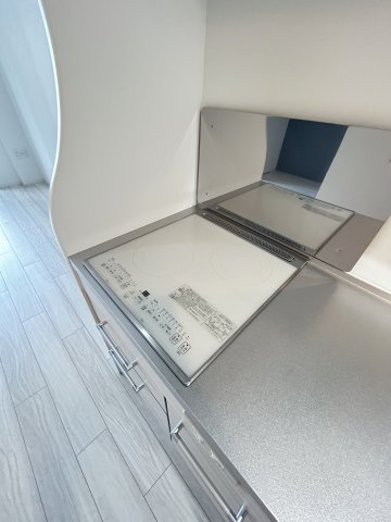 セレニテ西元町アリエのキッチン