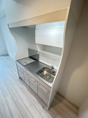 セレニテ西元町アリエのキッチン