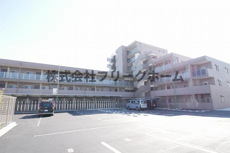 小金井市東町４丁目の賃貸マンションの駐車場
