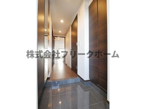 小金井市東町４丁目の賃貸マンションの玄関