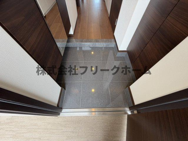 小金井市東町４丁目の賃貸マンションの玄関