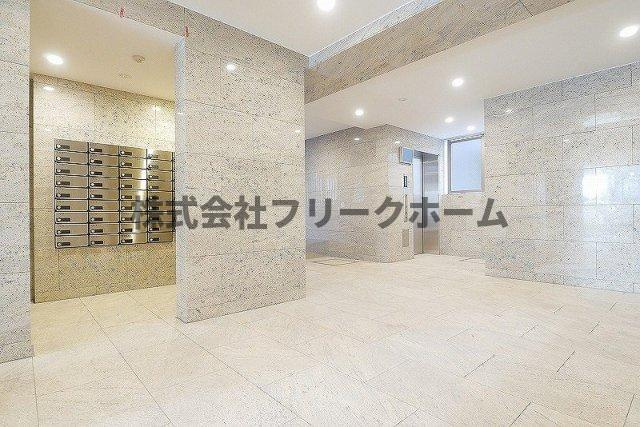 小金井市東町４丁目の賃貸マンションのロビー