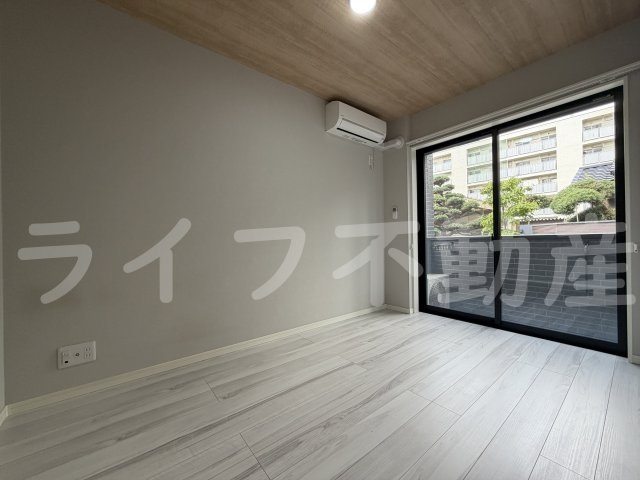 グラシアスコート荒本の居間・リビング