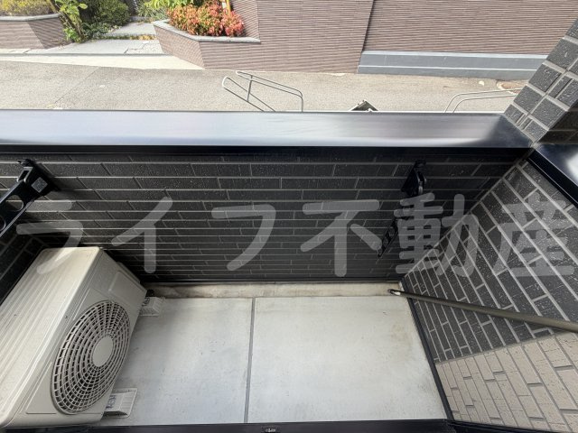 グラシアスコート荒本のバルコニー