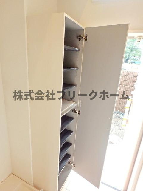 武蔵野市境４丁目のアパートの玄関