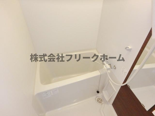 武蔵野市境４丁目のアパートの浴室