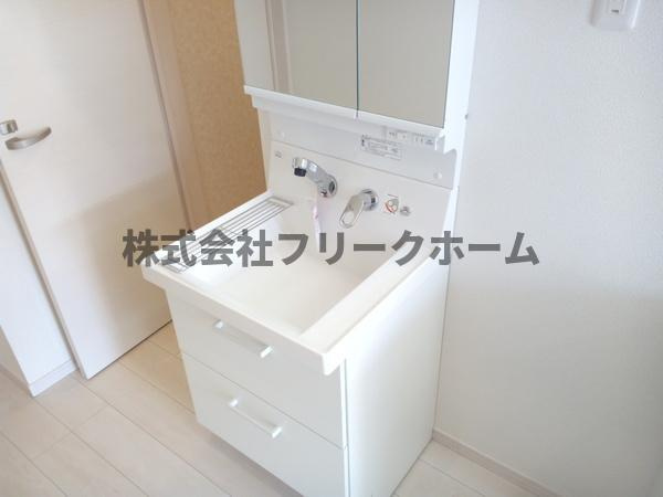 武蔵野市境４丁目のアパートの独立洗面台