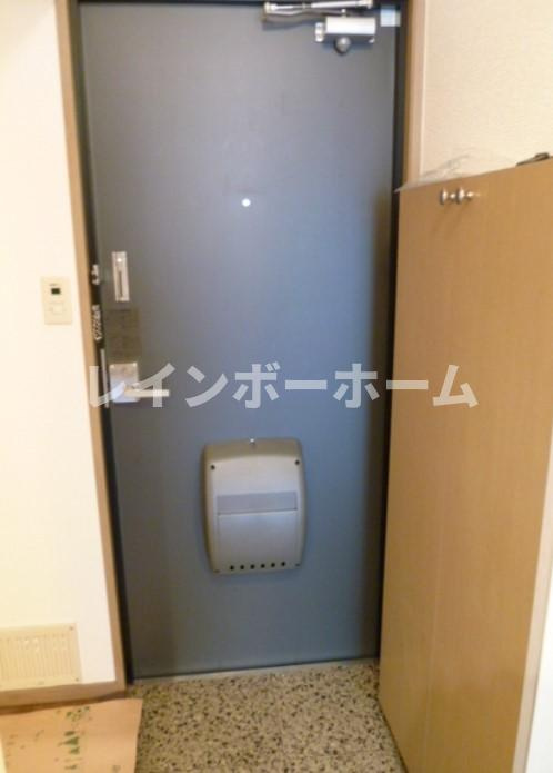 ビーライン本町の玄関
