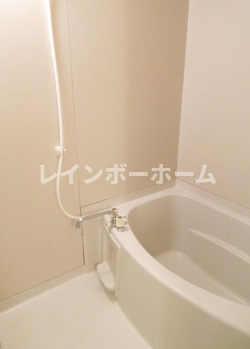 ビーライン本町の浴室