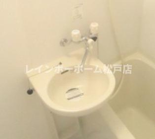 ヴェリーニ東松戸の洗面所