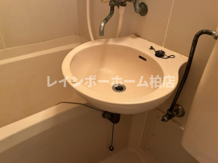 特典：仲介手数料が無料です!!の洗面所|コンパクトで使いやすい洗面所