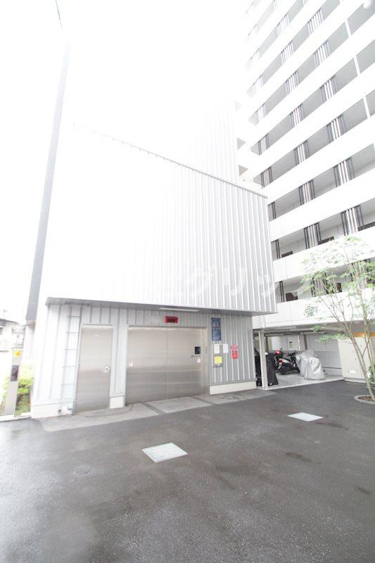 メインステージ東神奈川の駐車場