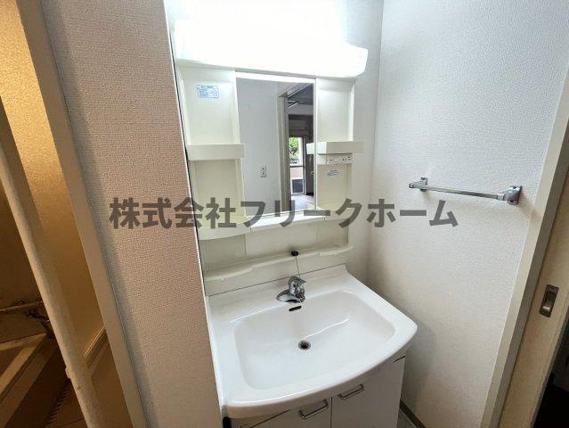 小金井市梶野町３丁目の賃貸マンションの洗面所