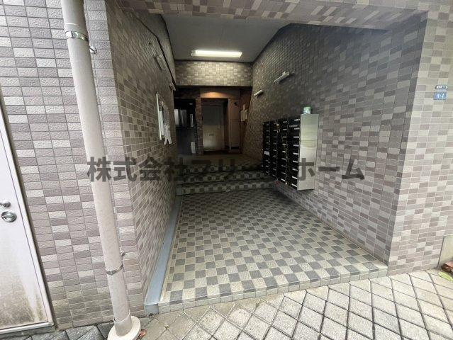 小金井市梶野町３丁目の賃貸マンションのエントランス