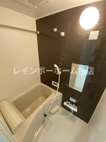 特典：仲介手数料が無料です!!の浴室