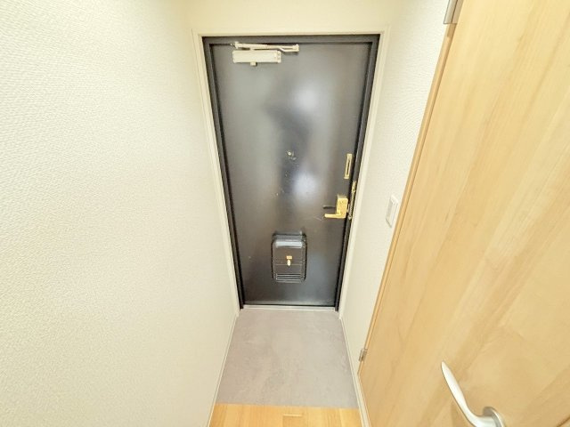 ハイツASKの玄関