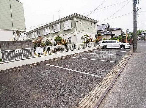 特典：仲介手数料が50％OFFです‼の駐車場|駐車場に車を止められます