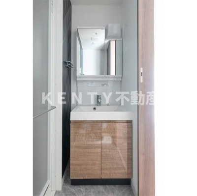 【洗面所】 | Ｋーｒｅｓｉｄｅｎｃｅ蒲田 | 忙しい朝には欠かせない洗面所です