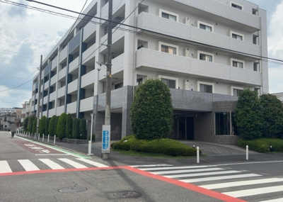 【構造・工法・仕様】 | ローヤルシティ相模原矢部 | ＲＣ造は、鉄筋とコンクリートを一体化させた構造材を柱や梁などに用いる構造です。耐震性や耐久性にすぐれています。