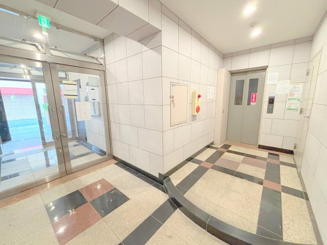 シェルマンド淡路のロビー