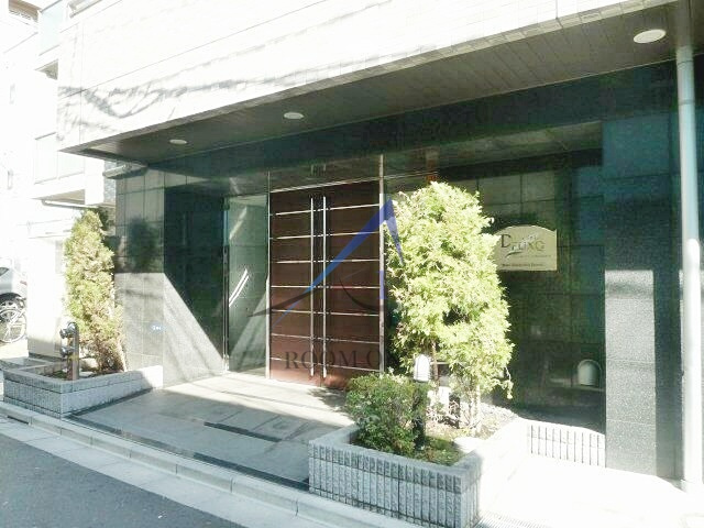プレール・ドゥーク西大島駅前のエントランス|エントランスです。