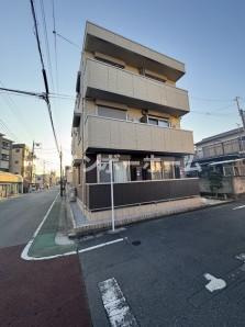 クリエストの外観