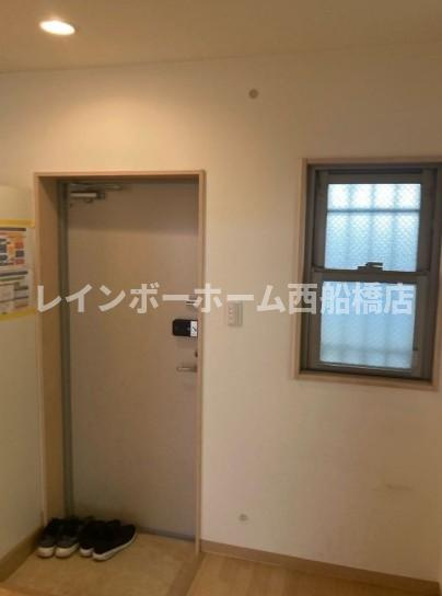 ビータスビル参番館の玄関