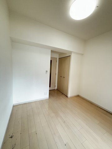 【寝室】