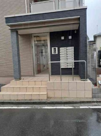コモディ　モンテのエントランス