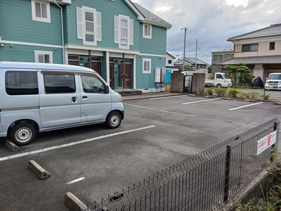 【駐車場】 | シュテルン | 車をお持ちの方に嬉しい駐車場付きの物件です