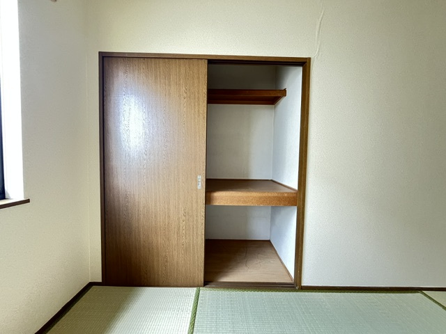 グランシャリオB棟の収納