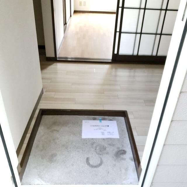 ヴィラホワイトの玄関