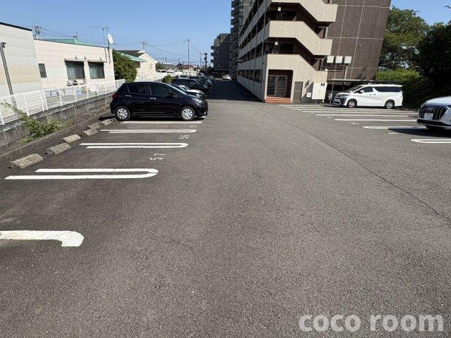 IBB6の駐車場