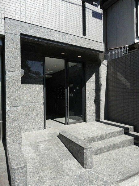 ルーブル小竹向原弐番館のエントランス